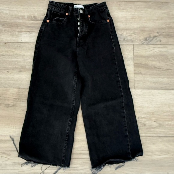 Zara Women’s High-Rise Button Fly Cropped Raw-Edge Wide-leg Black Wash Sz 0 EUC - Picture 1 of 12
